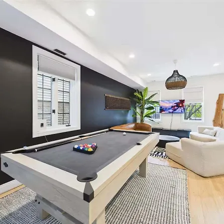 Spacious 4Br With Outdoor Oasis